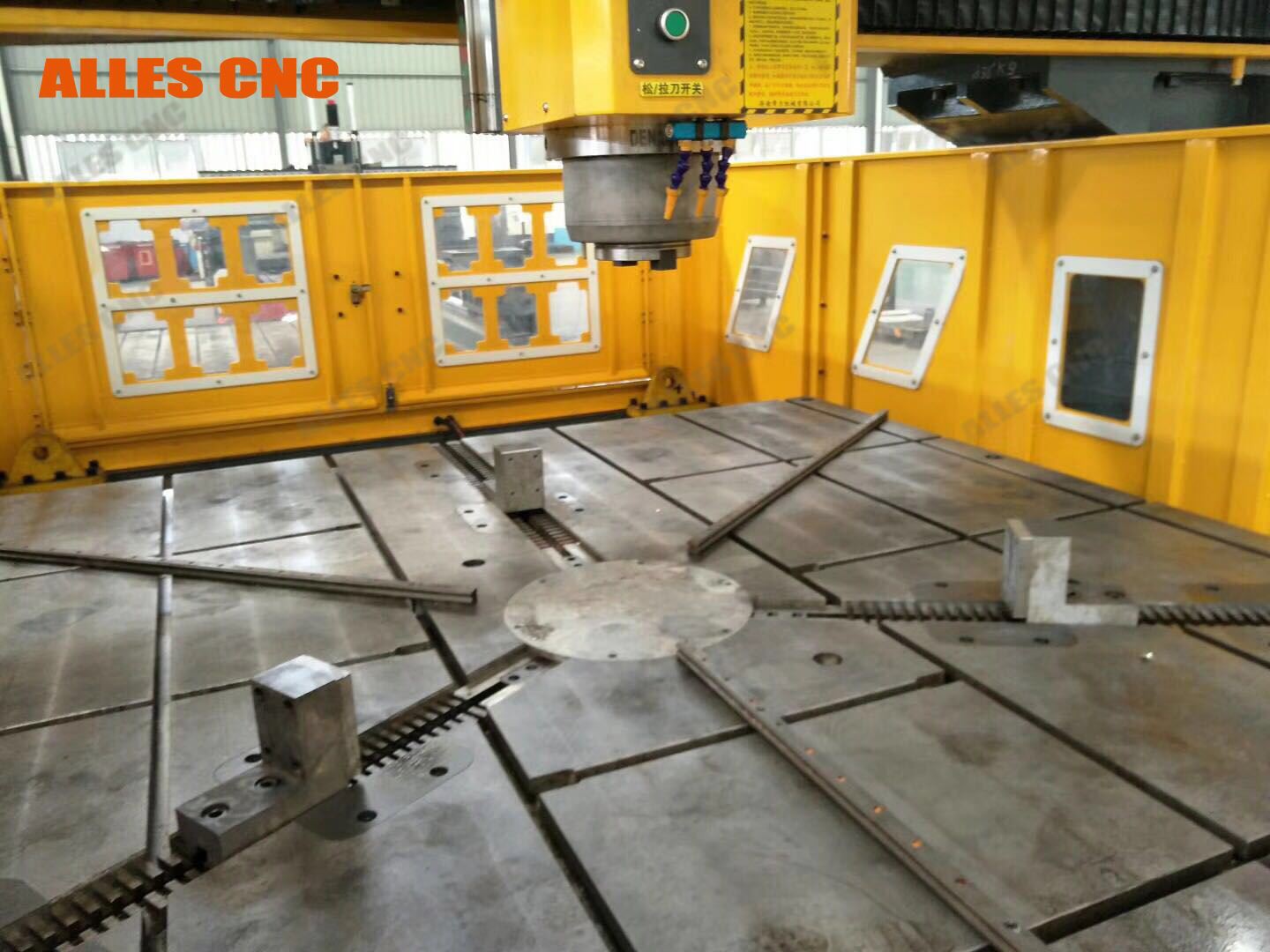 Gantry Mobile CNC Drilling Machine Of Processing Plate Work Pieces