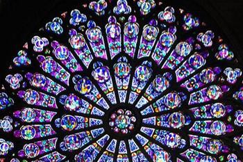 アレスCNCはパリのノートルダム大聖堂を非難します